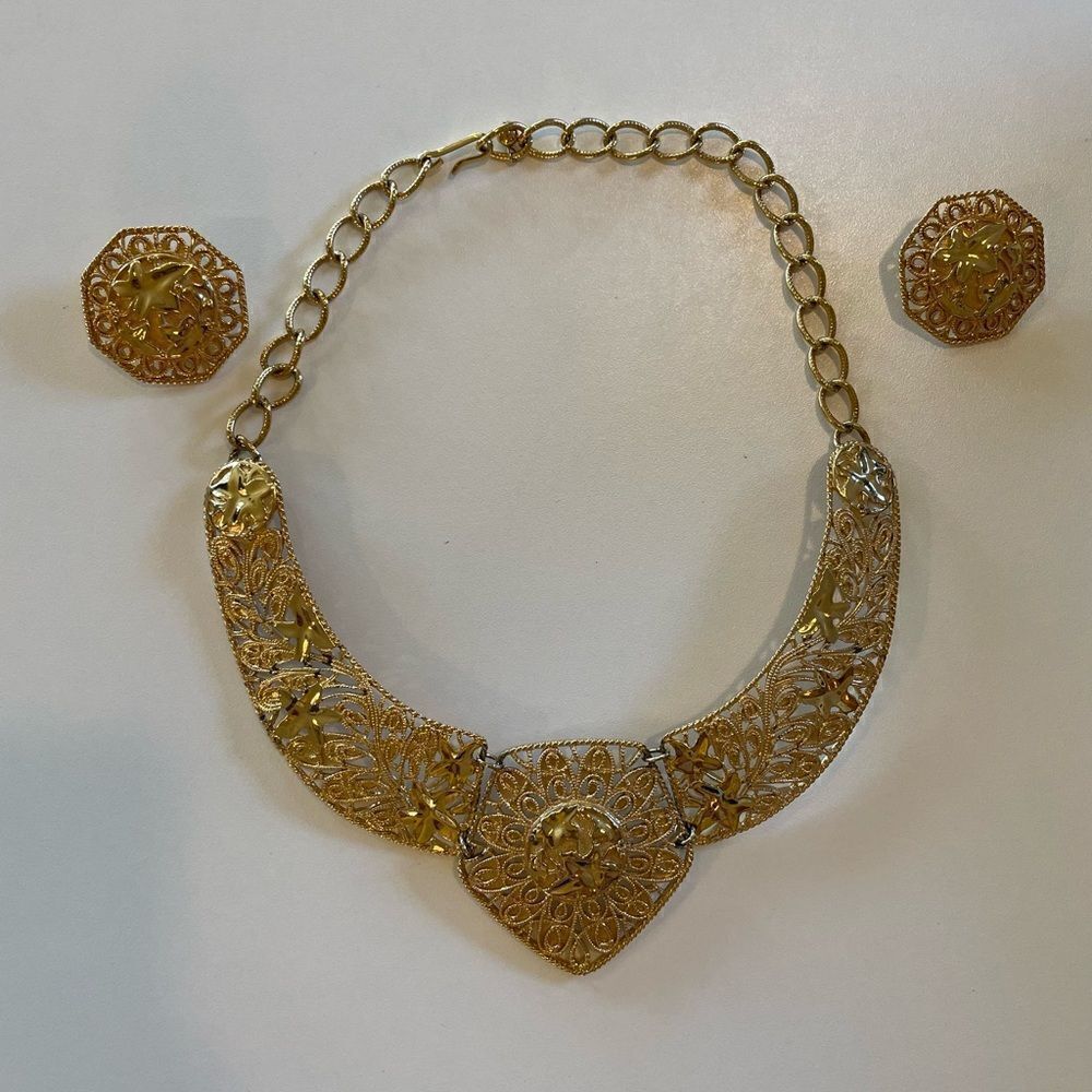 Vintage JOSE BARRERA Falling Leaves For Avon Bib Necklace & Clip Earring Set